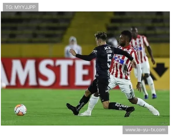 哥伦比亚队展现强大实力，小组赛强势晋级引发关注